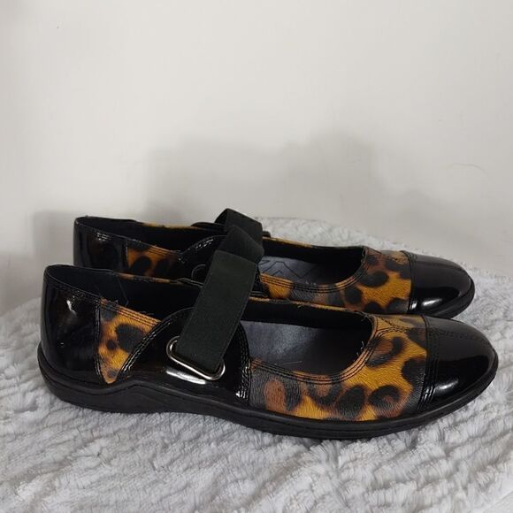 DKNY Animal Print MaryJane Woman's Flats - Picture 1 of 7